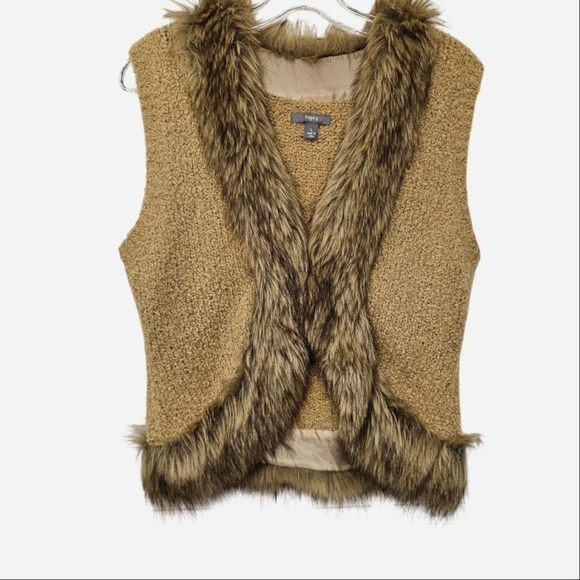 Apt. 9 Jackets & Blazers - Apt 9 Tan Vest with Faux Fur Trim Women's Size Large